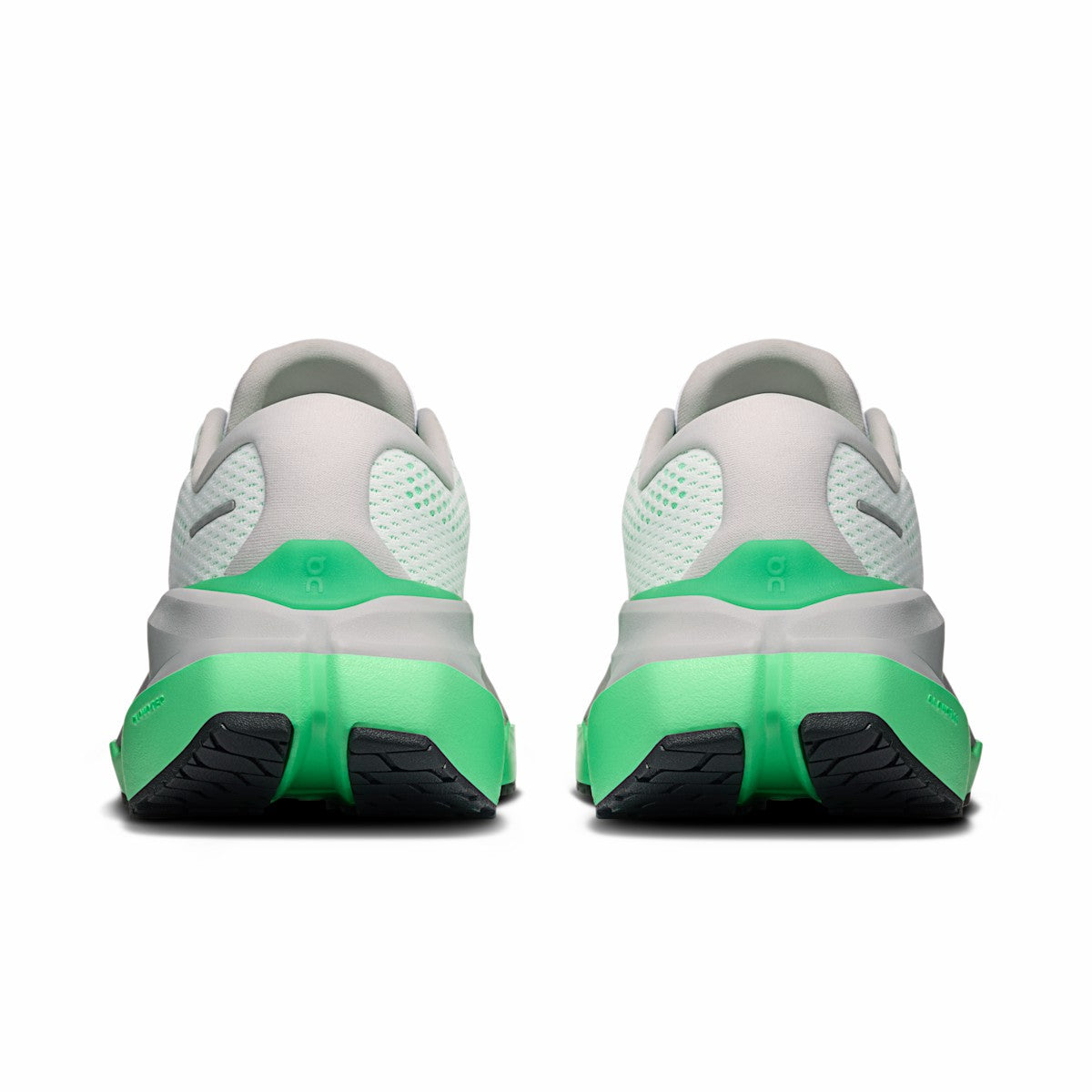 On United States Essential / Women's Cloudrunner 3 Max - White/Verdite