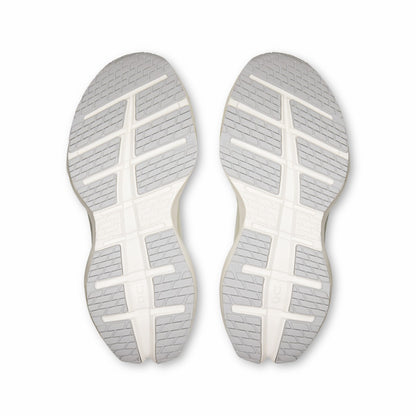 On United States Latest / Women's Cloudrunner 3 Max - White/Glacier