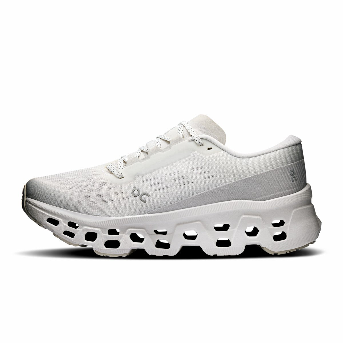 On United States Classic / Women's Cloudmonster 3 - White/Wolf