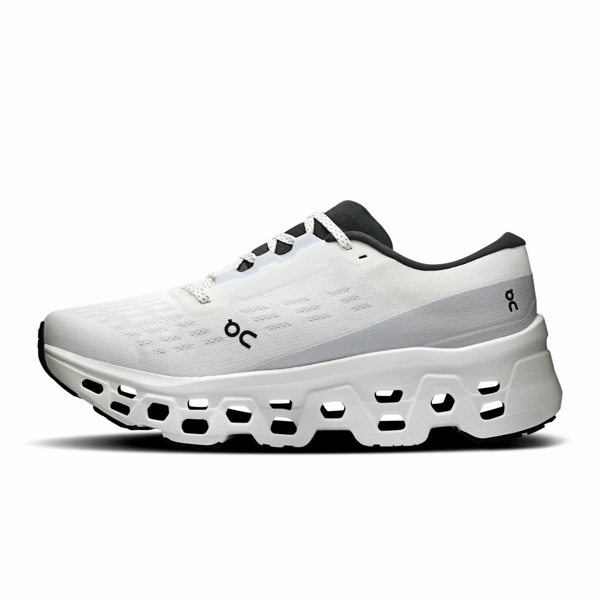 On United States Premium / Women's Cloudmonster 3 - White/White
