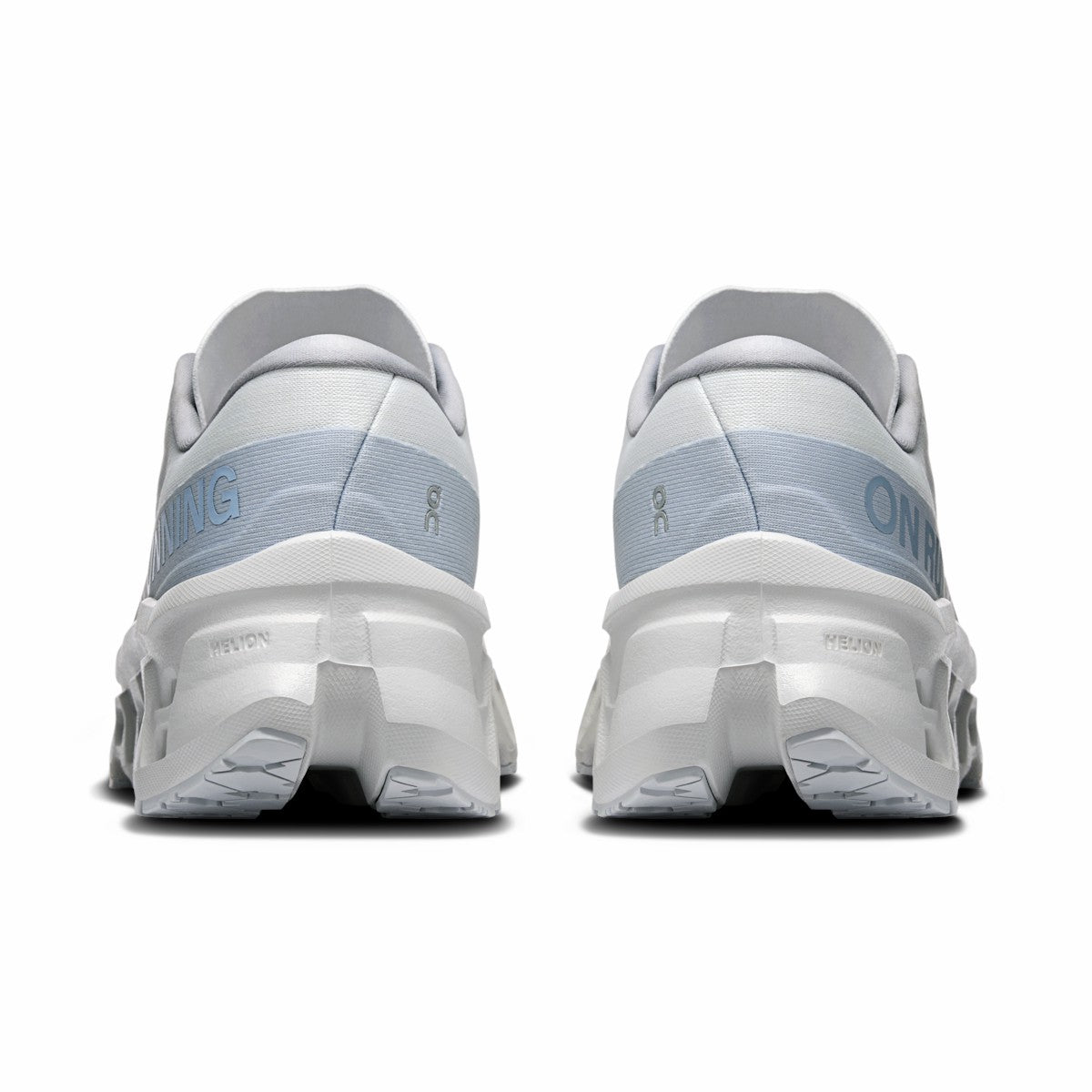 On United States Great Value / Women's Cloudmonster 3 - White/Frost