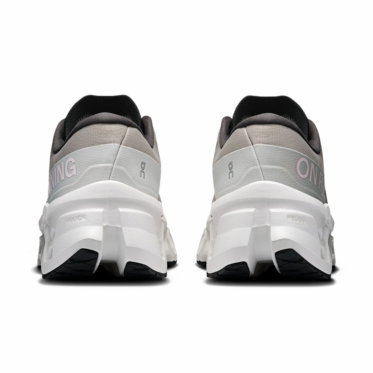 On United States Value / Women's Cloudmonster 3 - Truffle/Ivory