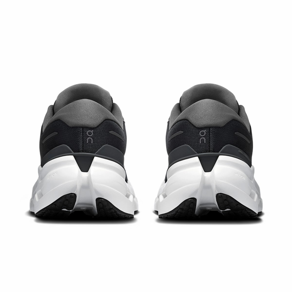On United States New / Women's Cloudrunner 3 - Black/Ivory