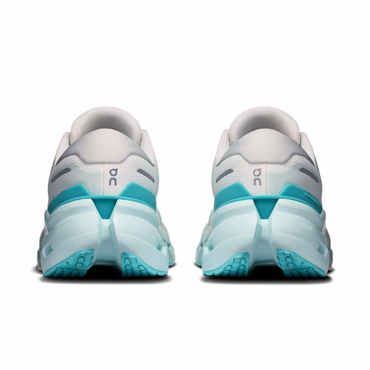 On United States Classic / Women's Cloudrunner 3 - Ivory/Aquamarine