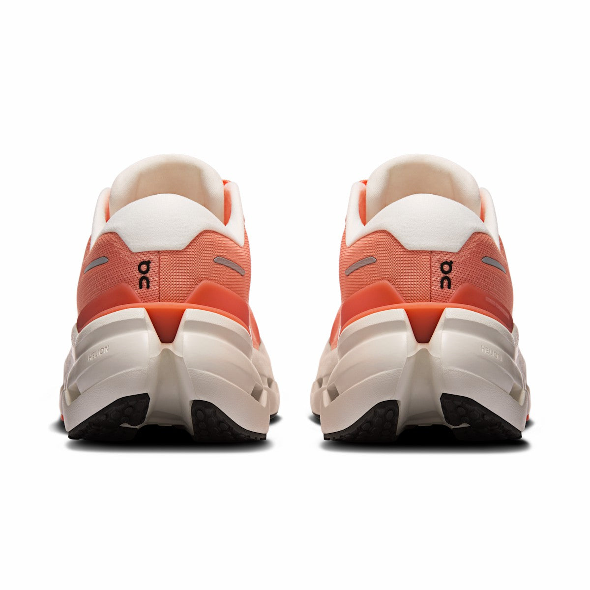 On United States Value / Women's Cloudrunner 3 - Sunstone/Ivory