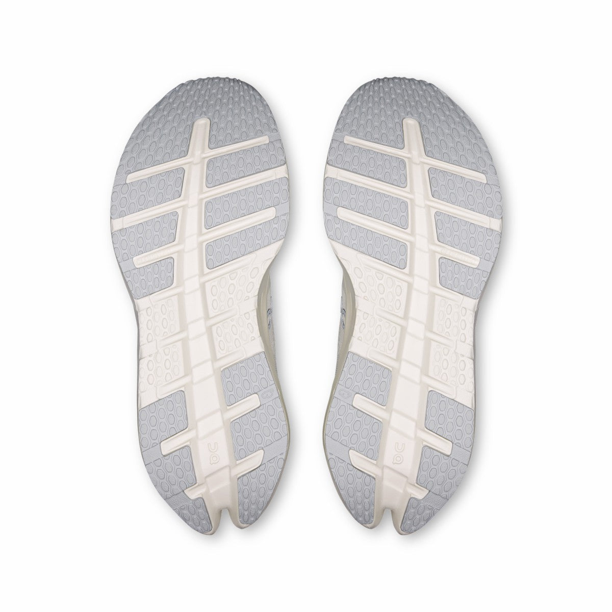 On United States New / Women's Cloudrunner 3 - White/Ivory