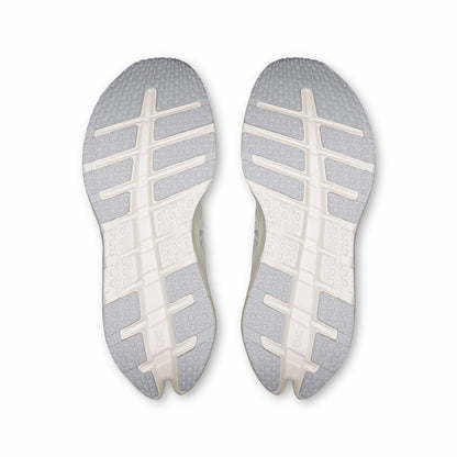 On United States New / Women's Cloudrunner 3 - White/Ivory