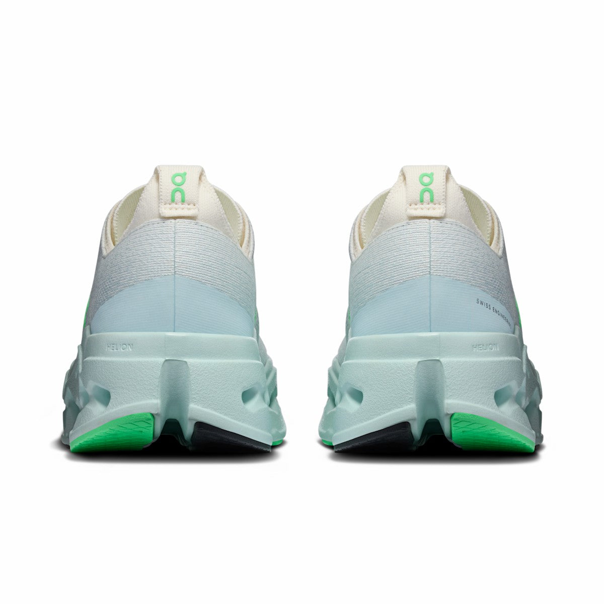 On United States Classic / Women's Cloudsurfer Max - Ivory/Flurry