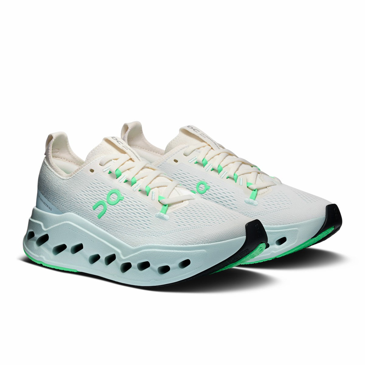 On United States Classic / Women's Cloudsurfer Max - Ivory/Flurry