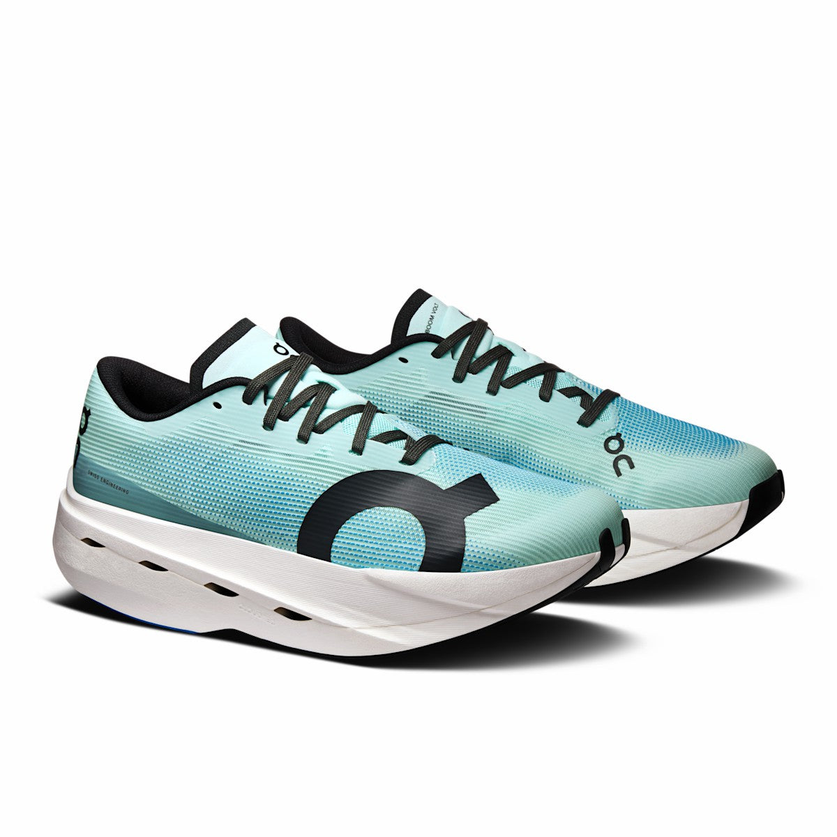 On United States Premium / Women's Cloudboom Volt - Celeste/Isle