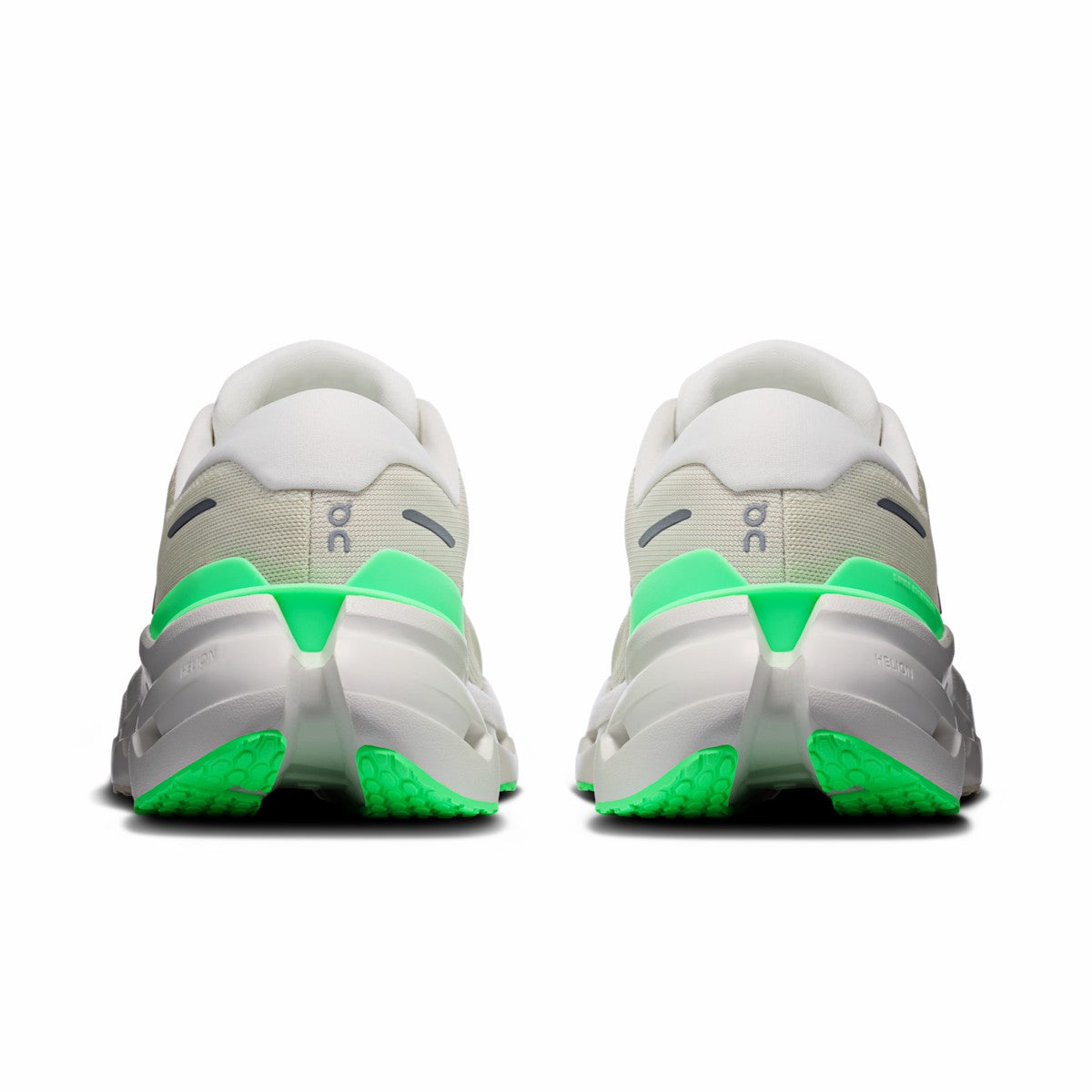 On United States Premium / Women's Cloudrunner 3 Wide - Ghost/Verdite
