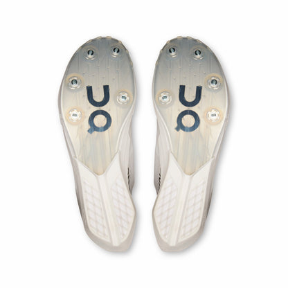 On United States Essential / Women's Cloudspike Amplius 2 - White/Frost