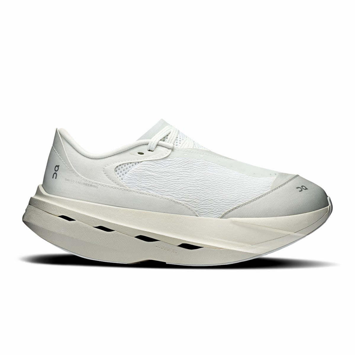 On United States Value / Women's Cloudboom Volt PAF - White/Gale