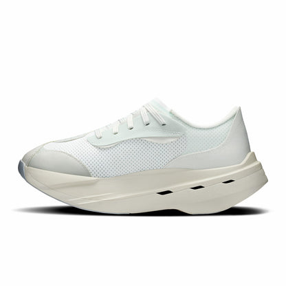 On United States Value / Women's Cloudboom Volt PAF - White/Gale