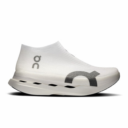 On United States Value / LightSpray Cloudboom Strike - White/Black