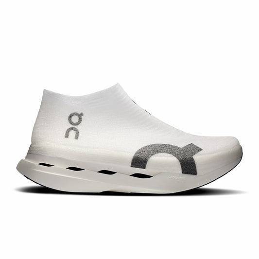 On United States Value / LightSpray Cloudboom Strike - White/Black
