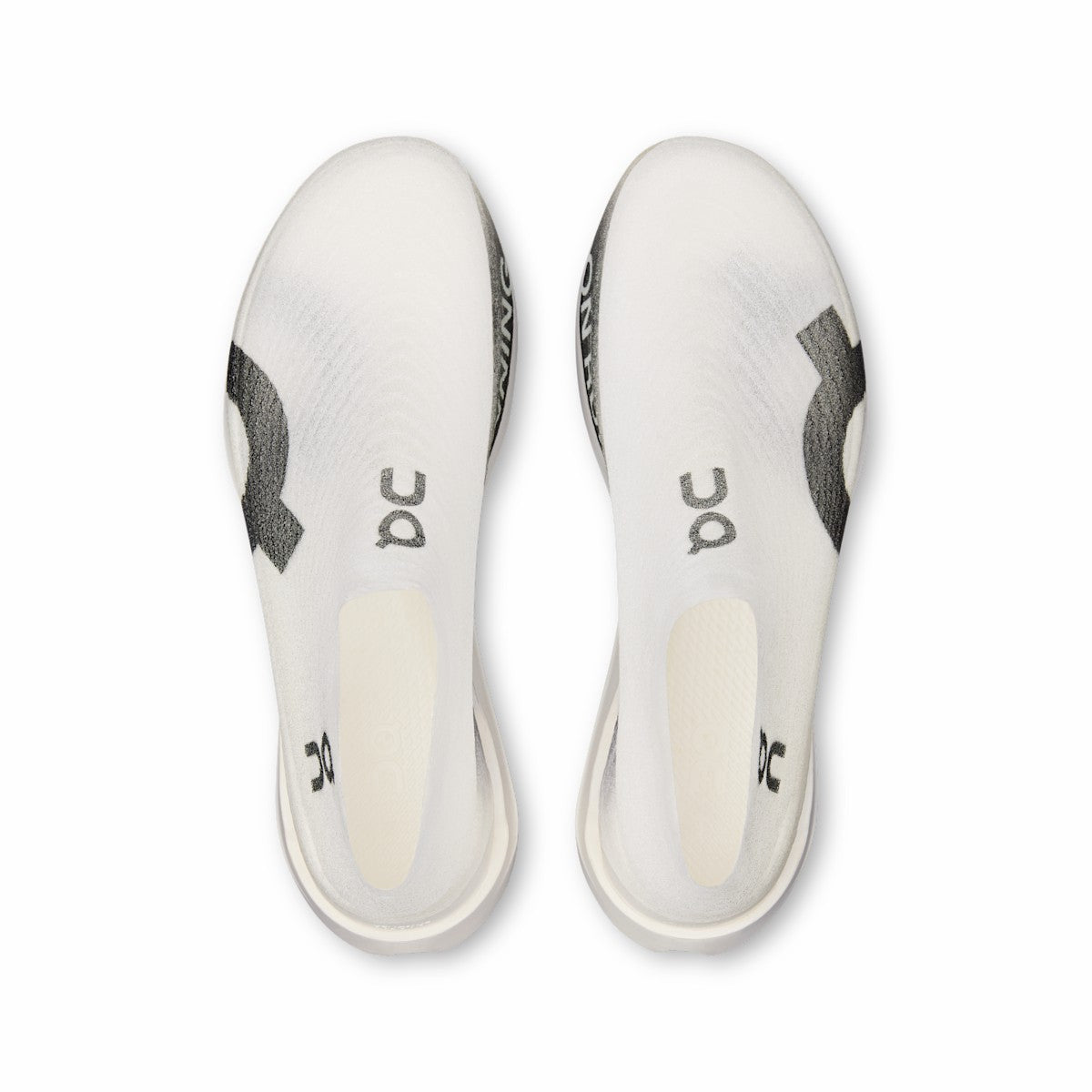 On United States Value / LightSpray Cloudboom Strike - White/Black