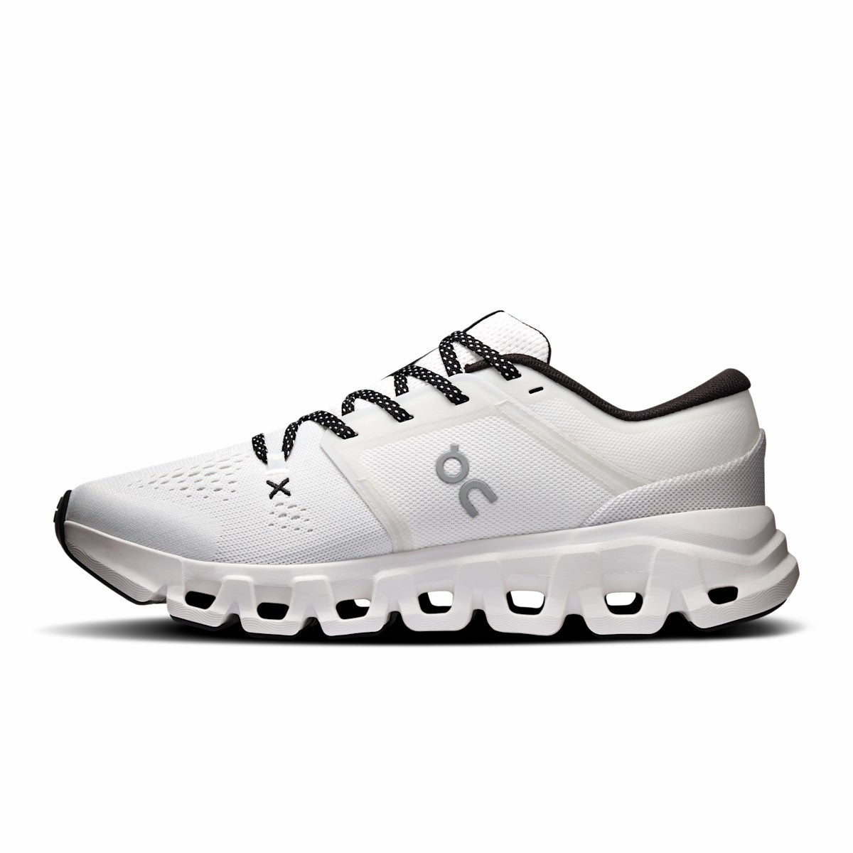 On United States Great Value / Women's Cloud X 5 - White/Black