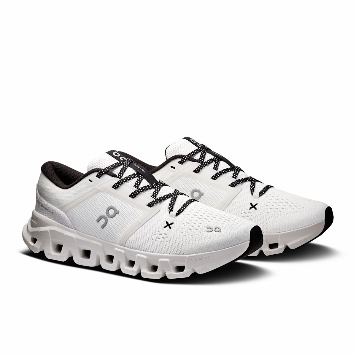 On United States Great Value / Women's Cloud X 5 - White/Black