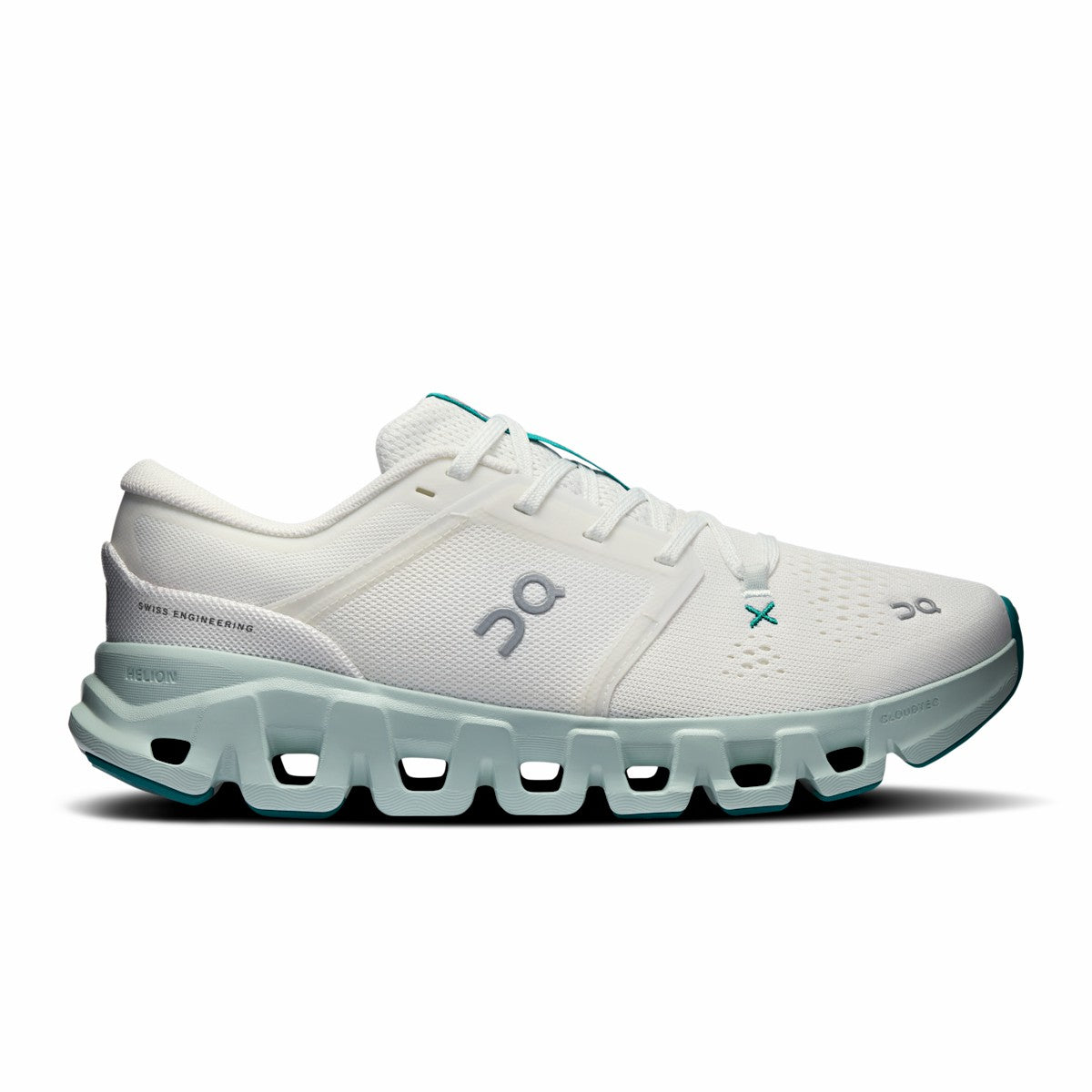 On United States Great Value / Women's Cloud X 5 - White/Black