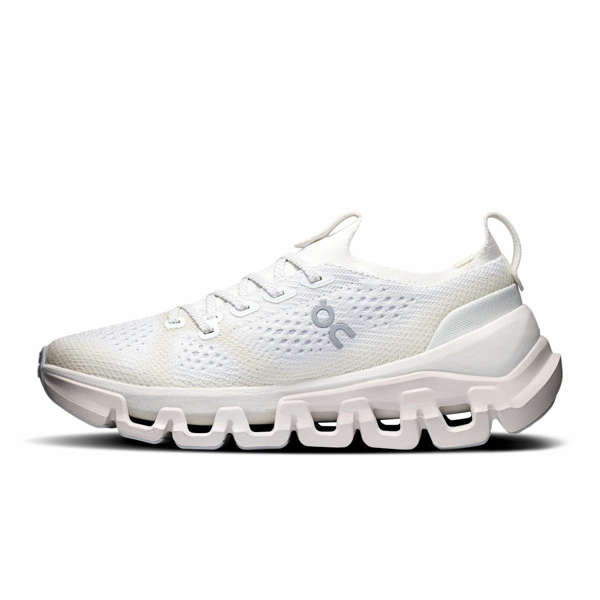 On United States Latest / Women's Cloud X Tempo - Ivory/Ice
