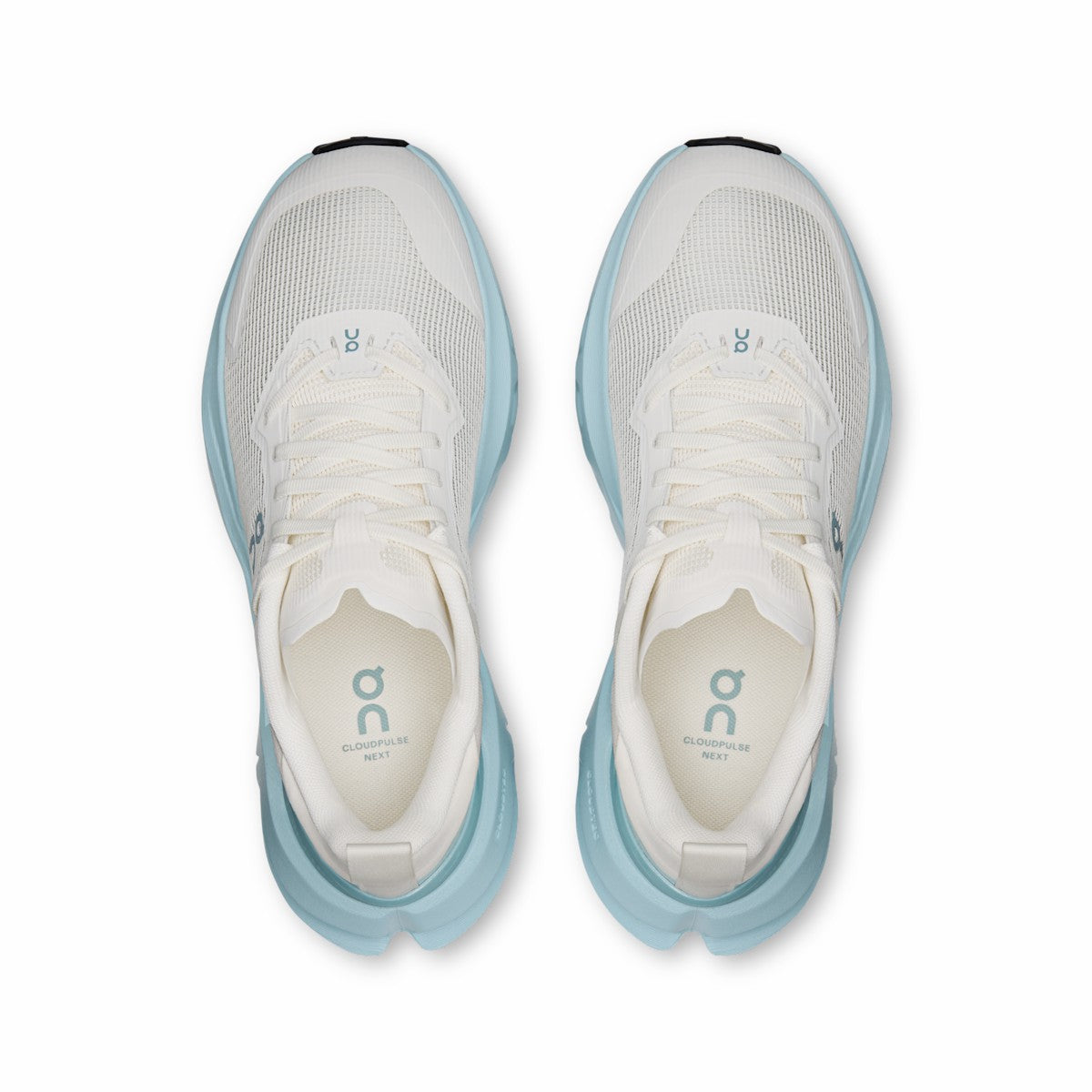On United States Essential / Women's Cloudpulse Next - Ivory/Topaz