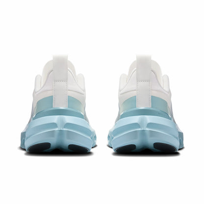 On United States Essential / Women's Cloudpulse Next - Ivory/Topaz