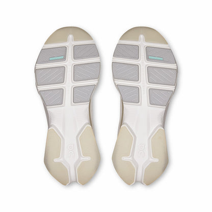On United States Classic / Women's Cloudpulse 2 - White/White
