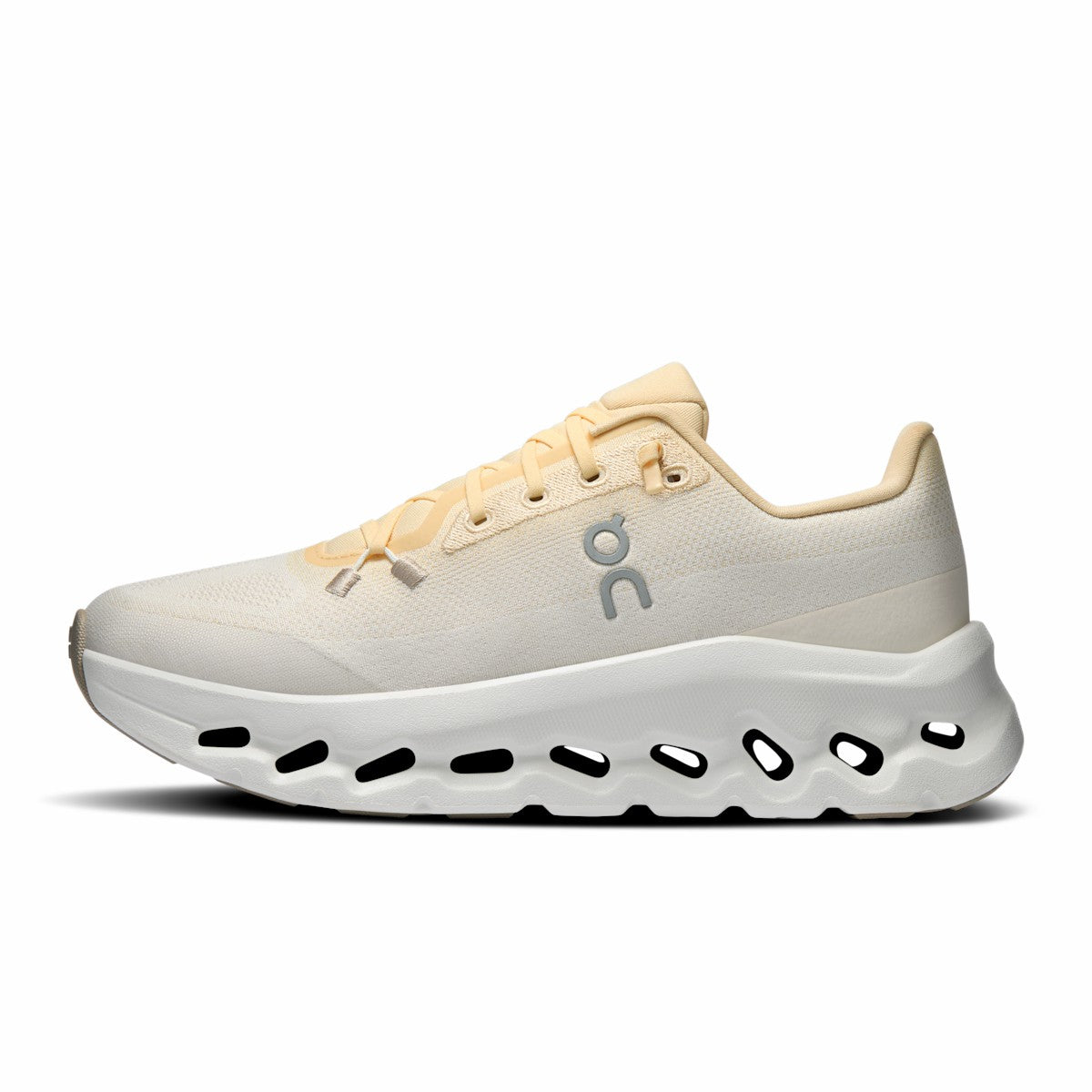 On United States Smart Buy / Women's Cloudtilt - Blonde/Dew