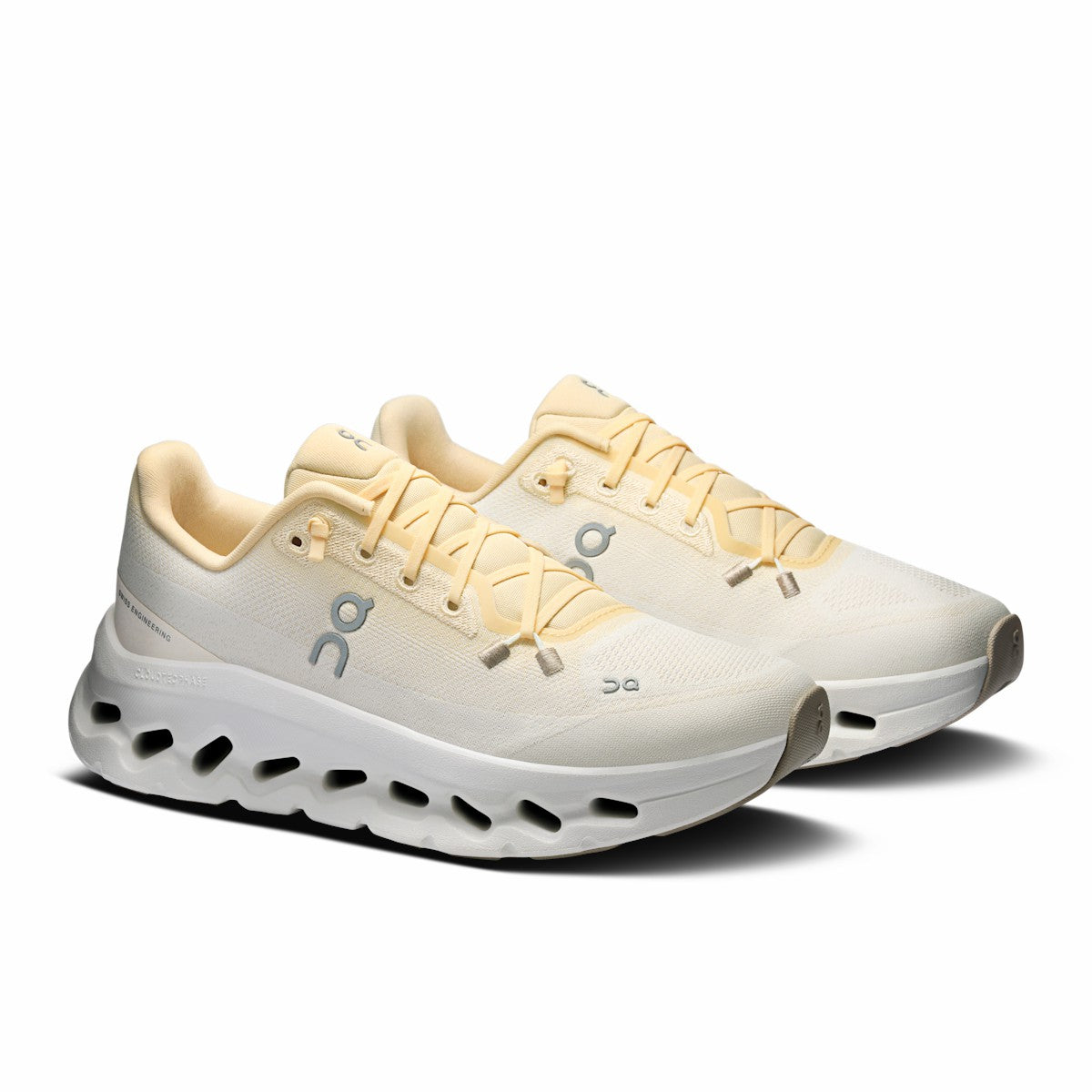 On United States Smart Buy / Women's Cloudtilt - Blonde/Dew