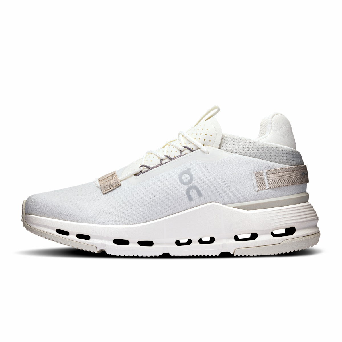 On United States Value / Women's Cloudnova 2 - Ice/Sand