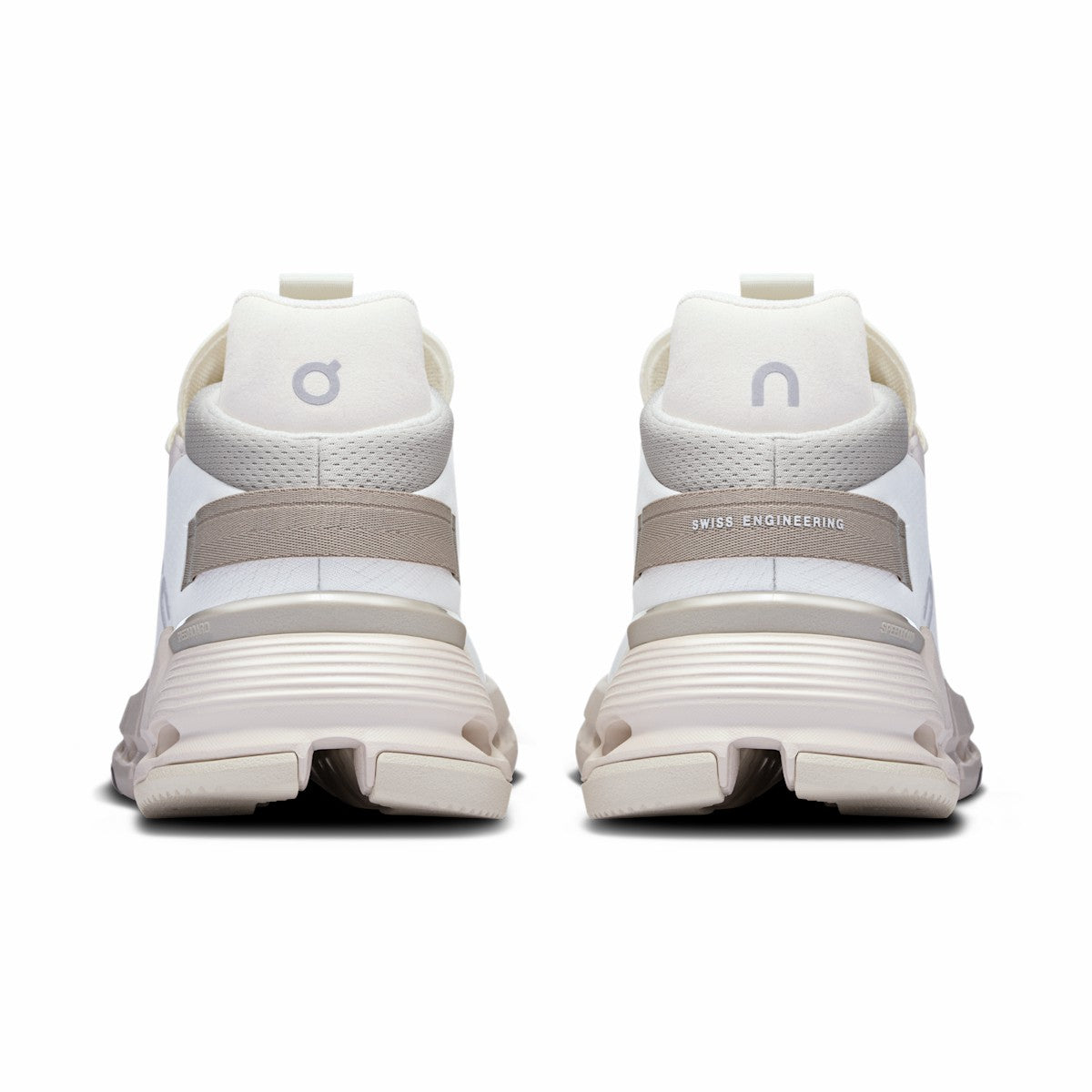 On United States Value / Women's Cloudnova 2 - Ice/Sand