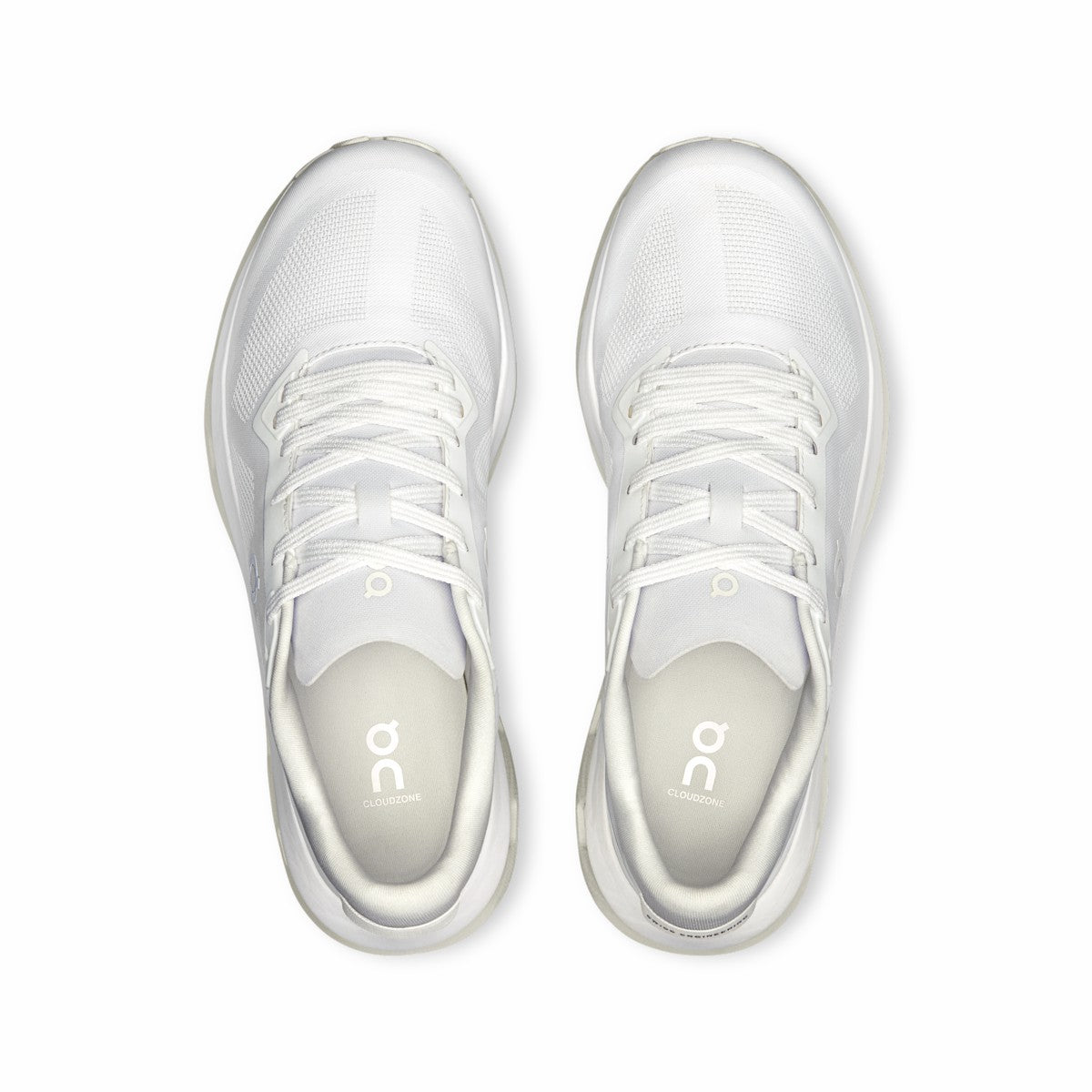 On United States Smart Buy / Women's Cloudzone - White/White