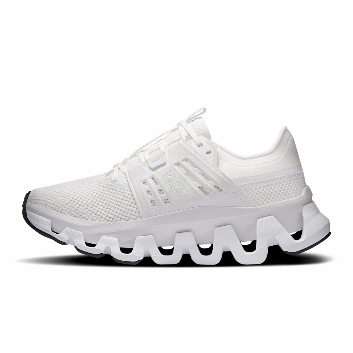 On United States Top Pick / Women's Cloudswift Amp - White/White