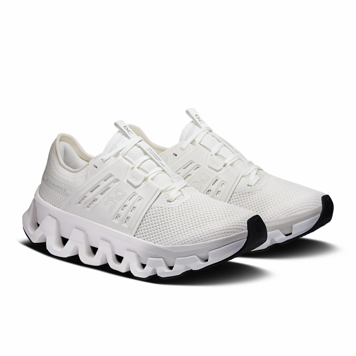 On United States Top Pick / Women's Cloudswift Amp - White/White