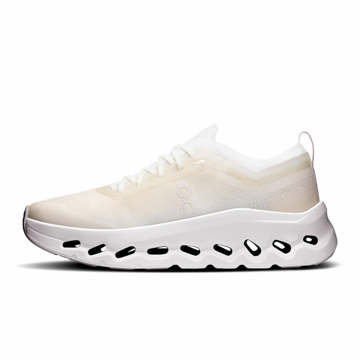 On United States Smart Buy / Women's Cloudtilt Moon - White/Frost