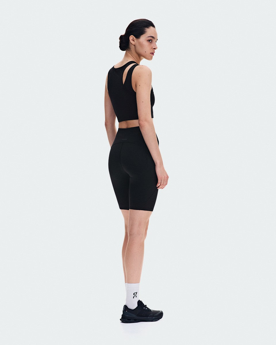 On United States Exclusive / Women's Studio Asymmetric Crop - Black