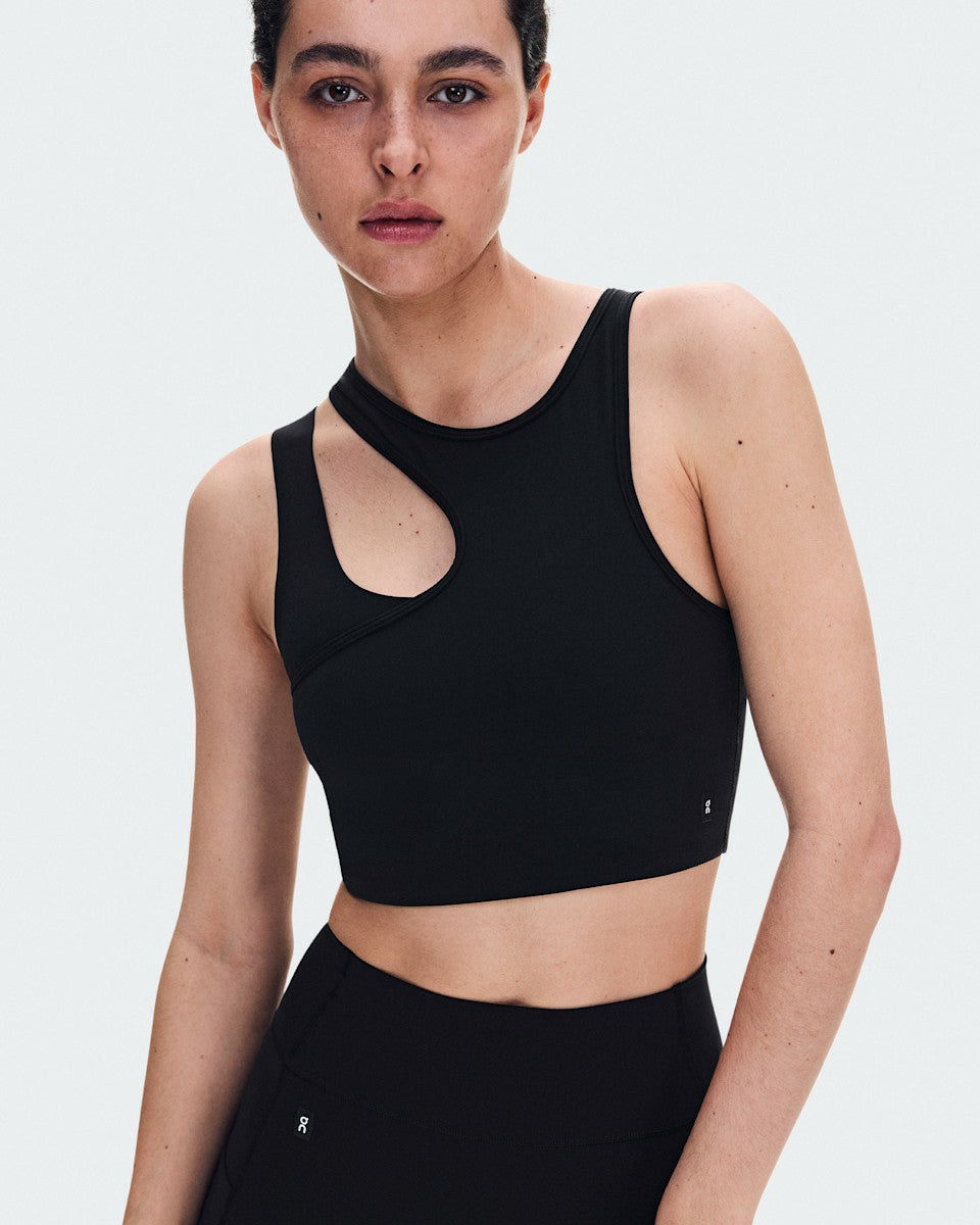 On United States Exclusive / Women's Studio Asymmetric Crop - Black