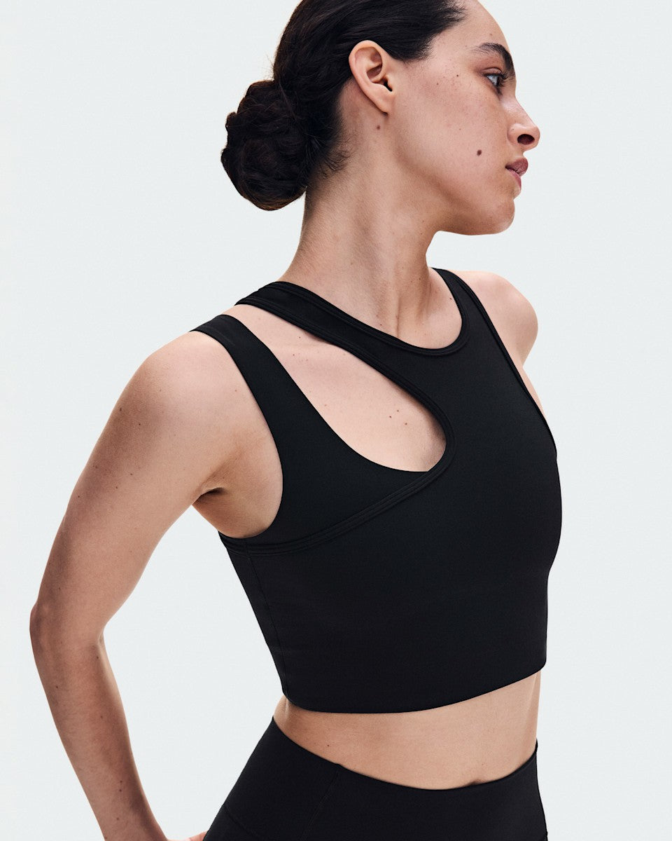 On United States Exclusive / Women's Studio Asymmetric Crop - Black