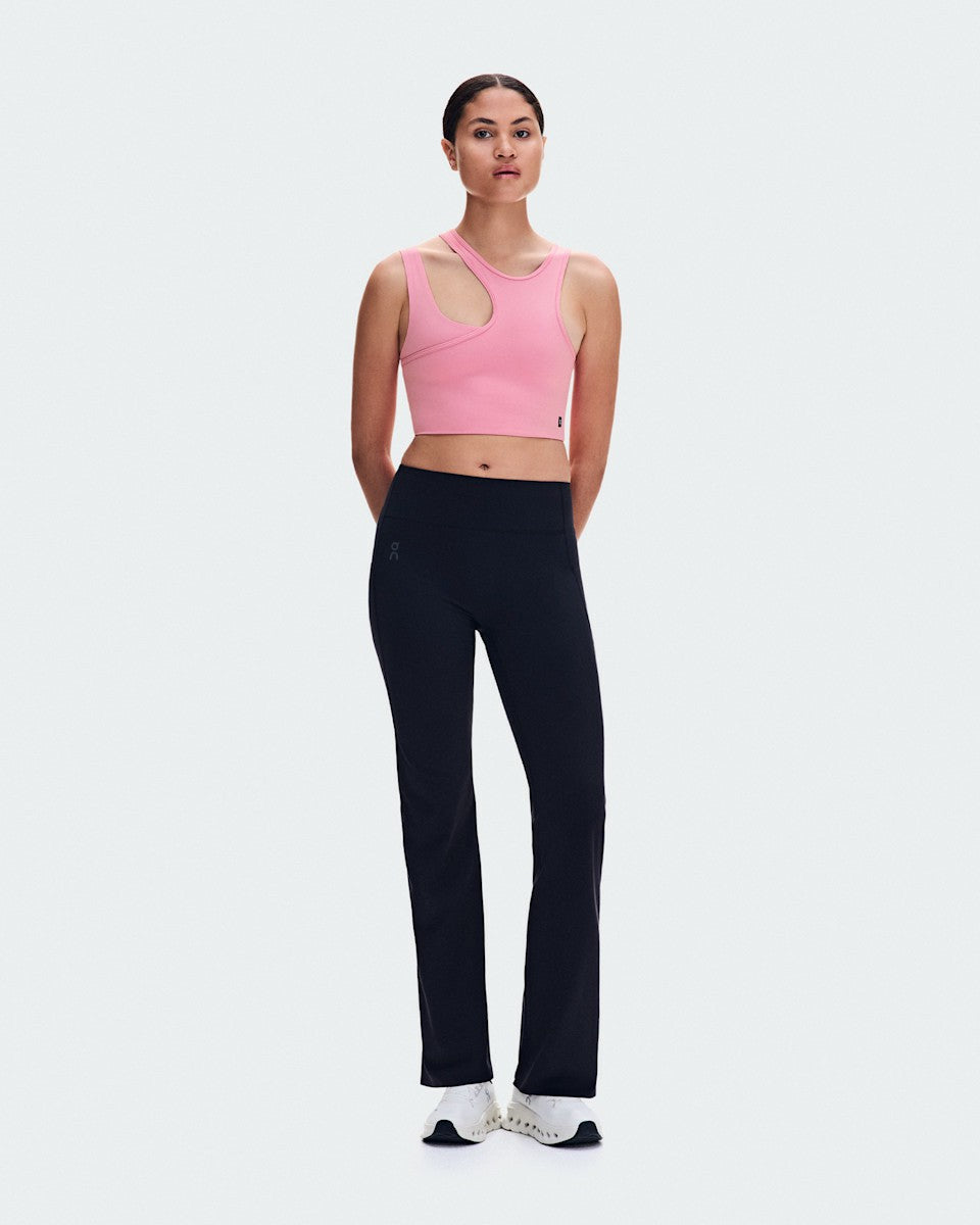 On United States Best Price / Women's Studio Asymmetric Crop - Magnolia