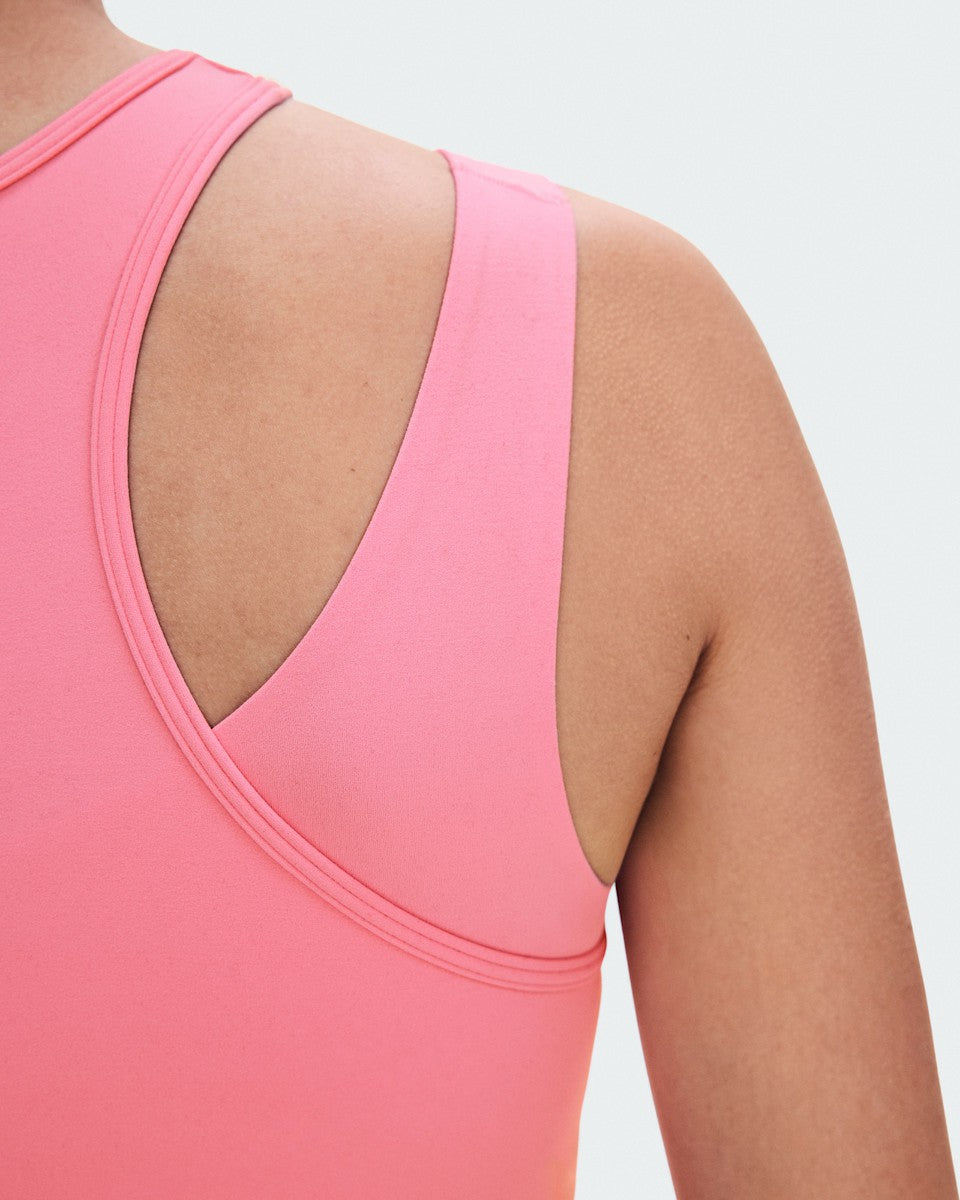 On United States Best Price / Women's Studio Asymmetric Crop - Magnolia