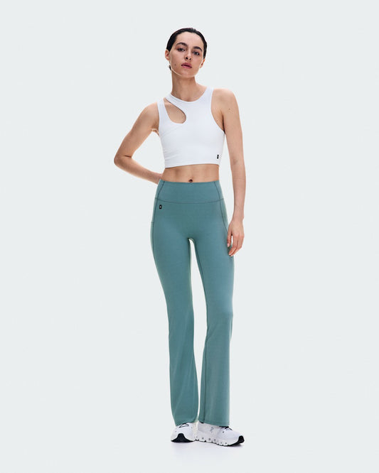 On United States Deals / Women's Studio Asymmetric Crop - White