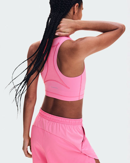 On United States Best Seller / Women's Train 2-in-1 Crop - Bubblegum