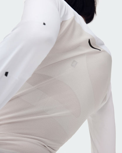 On United States New / Women's Performance Long-T - White/Silver