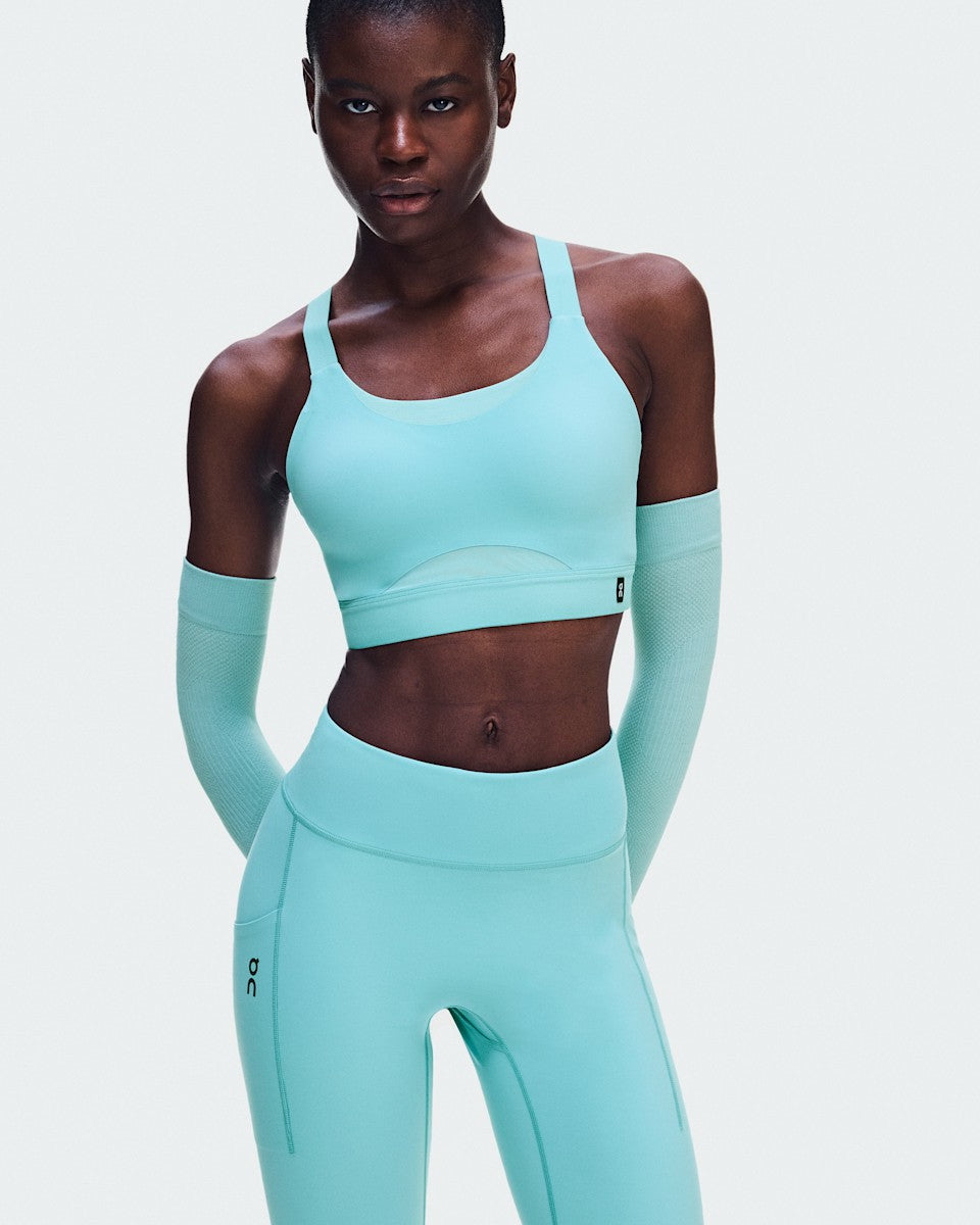 On United States Great Value / Women's Performance Bra - Aquamarine