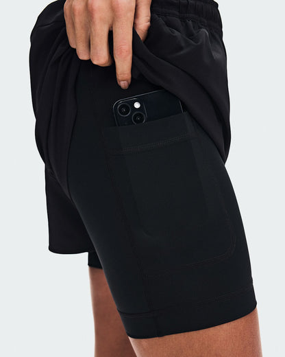 On United States Best Seller / Women's Train 2-in-1 Shorts - Black
