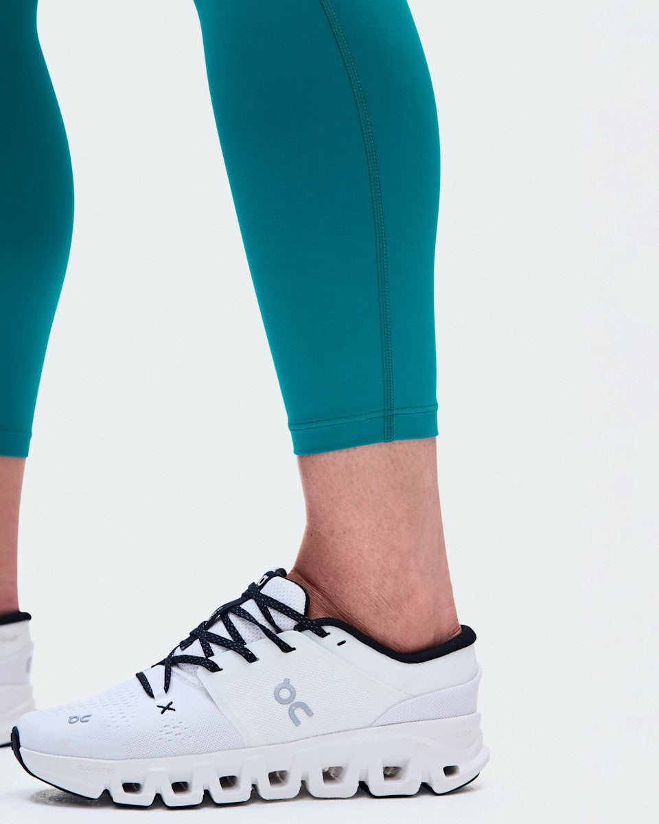 On United States Trending / Women's Train Tights 7/8 - Abyss