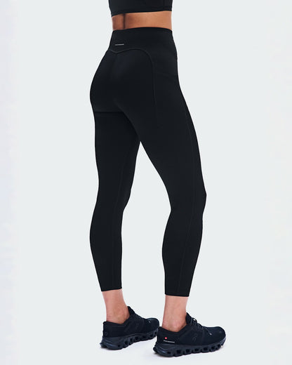On United States Essential / Women's Train Tights 7/8 - Black