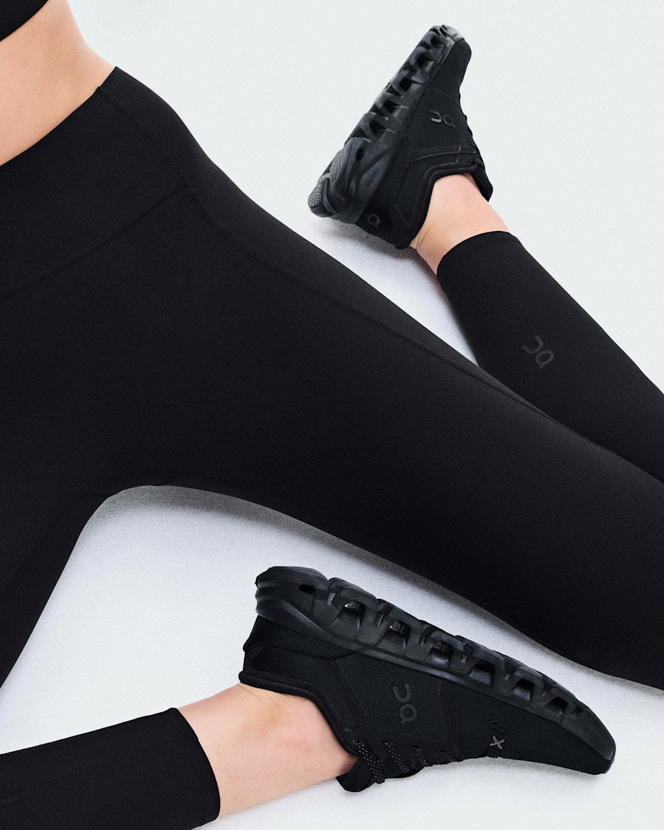 On United States Special Offer / Women's Studio Leggings - Black