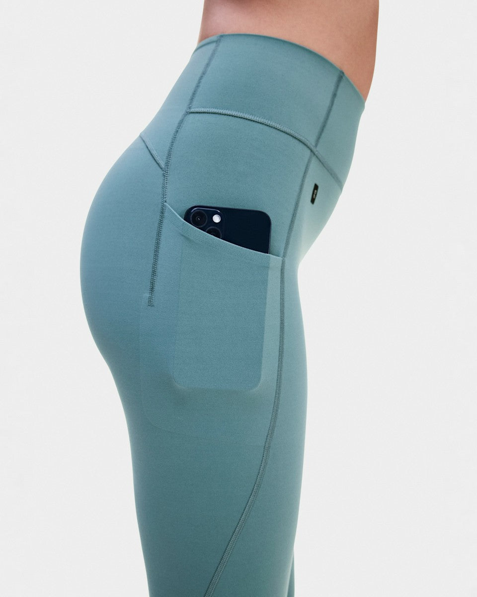 On United States Signature / Women's Studio Leggings - Agave